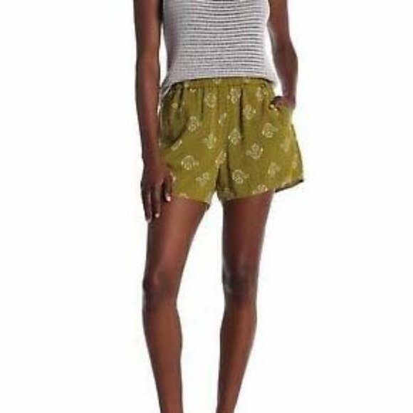 Madewell Pants - Madewell Pockets Green Ivory Pull-On Floral Shorts